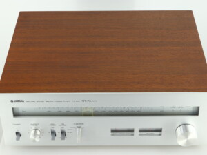 Yamaha CA-2010 Integrated Amplifier and CT-1010 AM/FM Stereo Tuner - Image 7