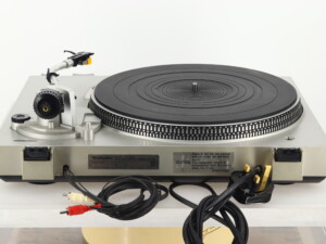Technics SL-3200 Direct Drive Turntable - Image 4