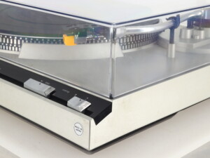 Technics SL-3200 Direct Drive Turntable - Image 9
