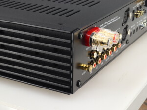 Moon by SimAudio 340i D3PX Integrated Amplifier - Image 7
