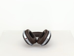 Denon AH-D5200 Headphones - Image 10
