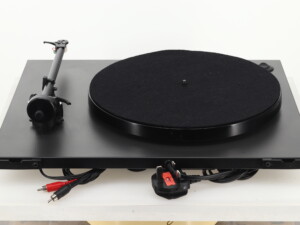 NAD C556 Turntable - Grey - Image 4