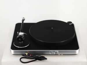 Clearaudio Concept MC Turntable - Silver / Black - Image 4