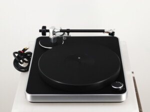 Clearaudio Concept MC Turntable - Silver / Black - Image 5