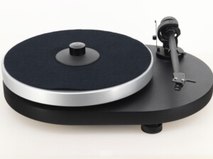 Pro-Ject RPM 4 Turntable