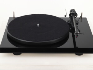 Pro-Ject Debut III SE Turntable - Black