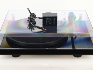 Pro-Ject Debut III SE Turntable - Black - Image 13