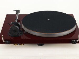 Pro-Ject 1 Xpression Carbon X Turntable - Bordeaux - Image 4