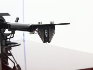 Pro-Ject 1 Xpression Carbon X Turntable - Bordeaux - Image 12