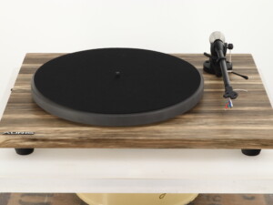 Auris Blues Turntable - Rustic Walnut / W10A Tonearm