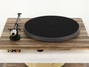 Auris Blues Turntable - Rustic Walnut / W10A Tonearm - Image 4