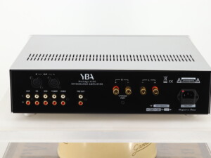 YBA Heritage A100 Integrated Amplifier - Silver - Image 4