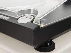 Pioneer PL-L1000A Turntable - Image 9