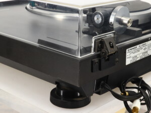 Pioneer PL-L1000A Turntable - Image 10