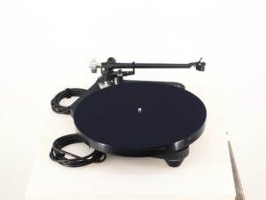 Rega Planar 8 Turntable / Hana MH Cartridge - Black - Image 5
