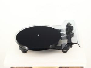 Rega Planar 8 Turntable / Hana MH Cartridge - Black - Image 8