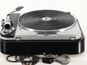 Thorens TD-124 MkII Turntable / SME M2-9R Tonearm - Image 4