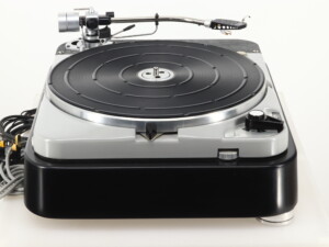 Thorens TD-124 MkII Turntable / SME M2-9R Tonearm - Image 5