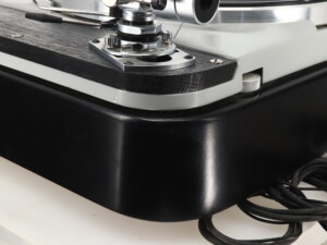 Thorens TD-124 MkII Turntable / SME M2-9R Tonearm - Image 9