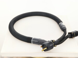 Purist Audio Design Purist 20th Anniversary 1.5m 16 Amp Mains Cable - Image 3