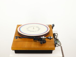 The Oak Turntable - Image 3