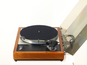 Linn LP12 Valhalla Turntable - Afromosia / SME III Series Tonearm - Image 3