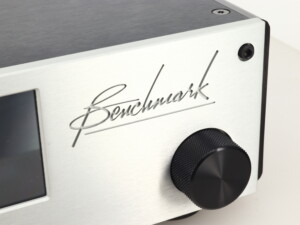Benchmark LA4 Pre Amplifier - Silver - Image 12