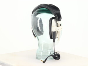 BeyerDynamic DT100 Headphones - Image 9