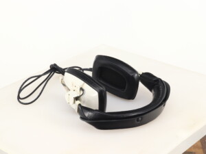 BeyerDynamic DT100 Headphones - Image 11