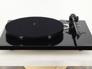 Rega RP6 Turntable / Ania MC Cartridge / Upgraded Sub-Platter - Gloss Black