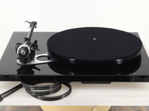 Rega RP6 Turntable / Ania MC Cartridge / Upgraded Sub-Platter - Gloss Black - Image 4