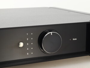 Rega Elex-R Integrated Amplifier - Image 12