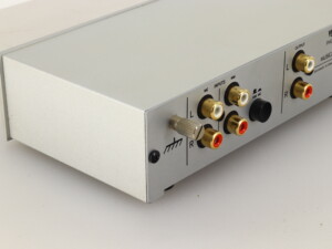 Musical Fidelity V90 LPS Phonostage - Silver - Image 9