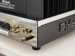 McIntosh MA252 Integrated Amplifier - Image 8