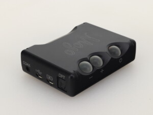 Chord Electronics Mojo Portable Headphone Amplifier - Image 10