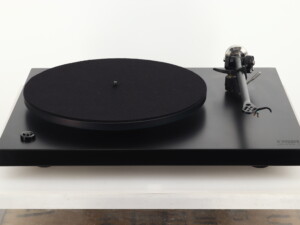 Rega Planar 3 Turntable (24v Motor Upgrade) / NEO Power Supply
