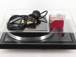 Linn Axis Turntable / Denon DL110 MC Cartridge - Image 13