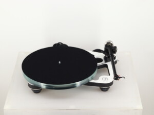 Rega Planar 8 Turntable - White, no cartridge