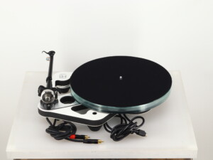 Rega Planar 8 Turntable - White, no cartridge - Image 4
