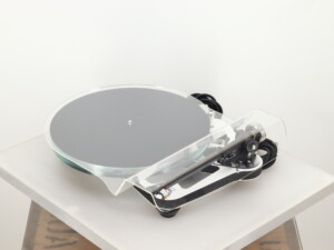 Rega Planar 8 Turntable - White, no cartridge - Image 7