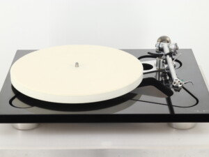 Rega RP10 Turntable - Black / Aphelion MC Cartridge
