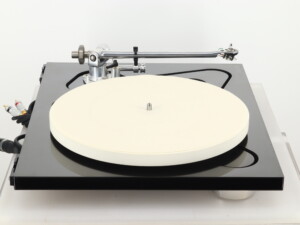 Rega RP10 Turntable - Black / Aphelion MC Cartridge - Image 5