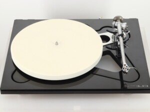 Rega RP10 Turntable - Black / Aphelion MC Cartridge - Image 6