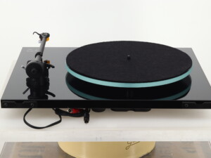 Rega Planar 2 Turntable / Nagaoka MP110 Cartridge - Gloss Black - Image 4