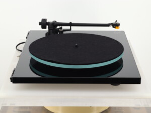 Rega Planar 2 Turntable / Nagaoka MP110 Cartridge - Gloss Black - Image 5