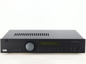 Arcam FMJ A19 Integrated Amplifier - Image 2