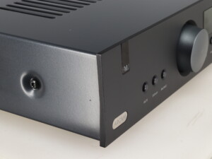 Arcam FMJ A19 Integrated Amplifier - Image 9