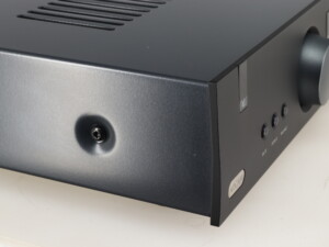 Arcam FMJ A19 Integrated Amplifier - Image 10
