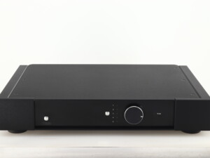 Rega Elex-R Integrated Amplifier - Image 2