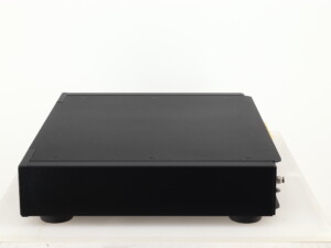Rega Elex-R Integrated Amplifier - Image 3